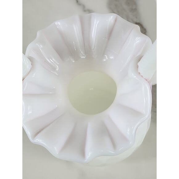 Vase Ruffled Rime w/ Face on Handle 11" Art Milk Glass Basket 80's White Pink - Picture 11 of 16
